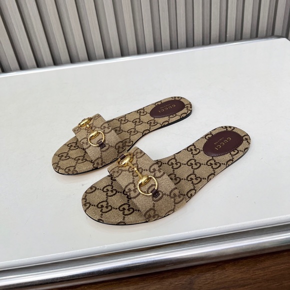 Gucci slippers - Picture 1 of 5